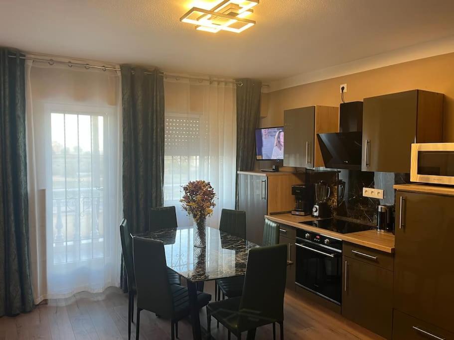 Villa Nadiya App Pool, Parking Torrevieja Eksteriør bilde